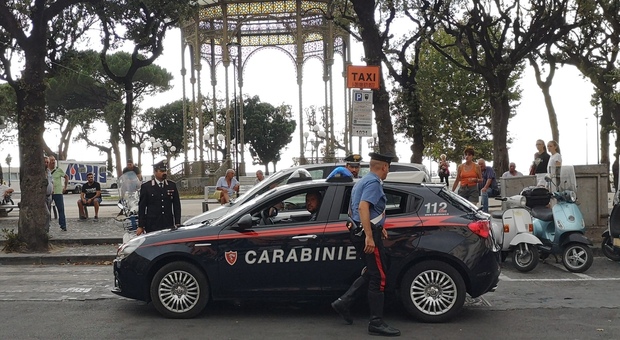 Controlli anti-Covid a Castellammare, interrotto matrimonio proibito: sposi e invitati avevano prenotato hotel