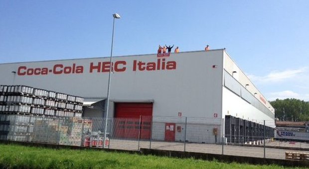 La Coca Cola chiude lo stabilimento di Biella: produzione spostata nel Veronese