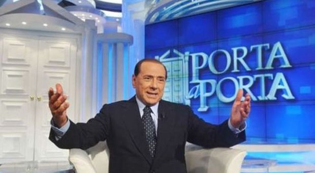 Berlusconi: "Mai fatti patti con Renzi domani querelo Fico". Bordate a Grillo