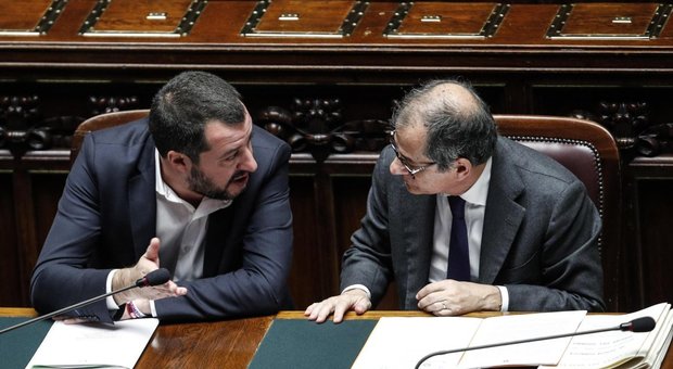 Salvini a Tria: «Firmi i decreti del Mef entro la settimana oppure ci pensiamo noi»