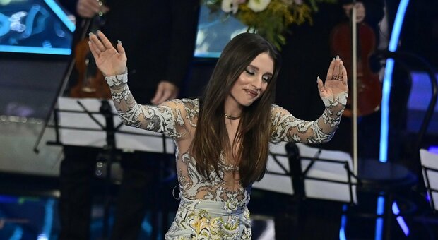 Sanremo, Angelina Mango canta “La rondine”. Testo e significato della canzone di Pino Mango scomparso nel 2014