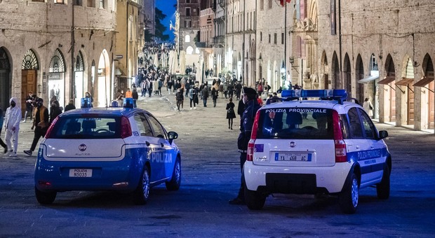 Perugia, movida choc: coltellate in un bar del centro. Ci sono due un feriti
