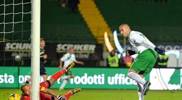 Castaldo realizza il secondo gol dell'Avellino
