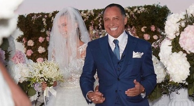 Lei 26 anni, lui 62: la modella di Playboy sposa il miliardario -Guarda