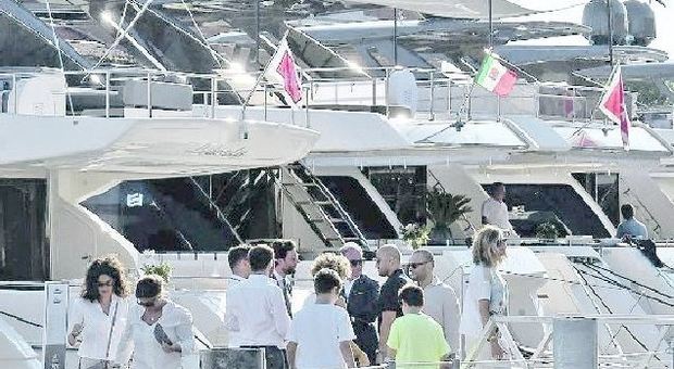 Yacht in mostra all'Arsenale