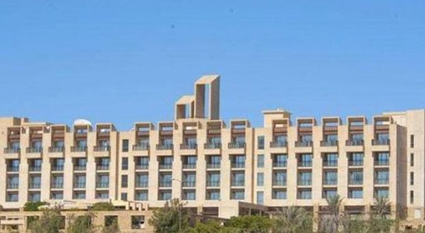 Pakistan, sparatoria in corso in un hotel di lusso a Gwadar: «Panico tra i turisti»