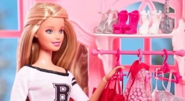 Barbie ha un cognome, Mattel lo rivela su Twitter e il web esplode