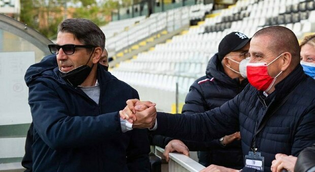 Francesco Micciola, direttore sportivo del Matelica, insieme al presidente Mauro Canil a Cesena