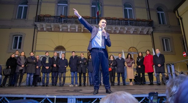 Basilicata, dopo il ko arriva Di Maio, la base: «Non siamo gli scendiletto di Salvini»