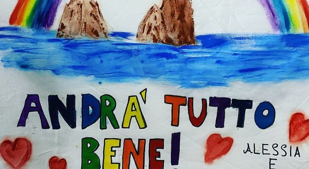 Coronavirus in Campania: «Andrà tutto bene», in Piazzetta i disegni dei bimbi di Capri contro la paura