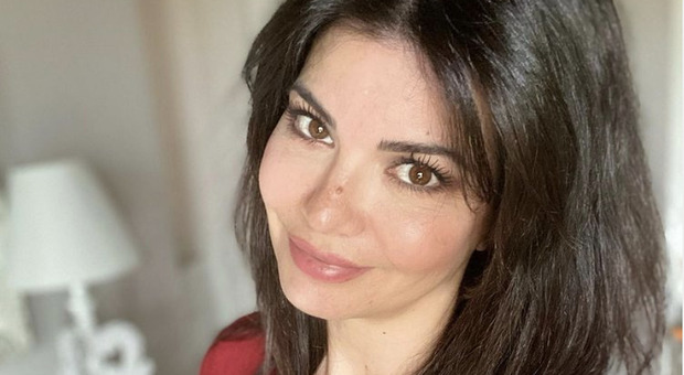 L'attrice siciliana Laura Torrisi racconta a Verissimo la sua malattia, l'endometriosi, di cui parla nel libro P.S. Scrivimi sempre