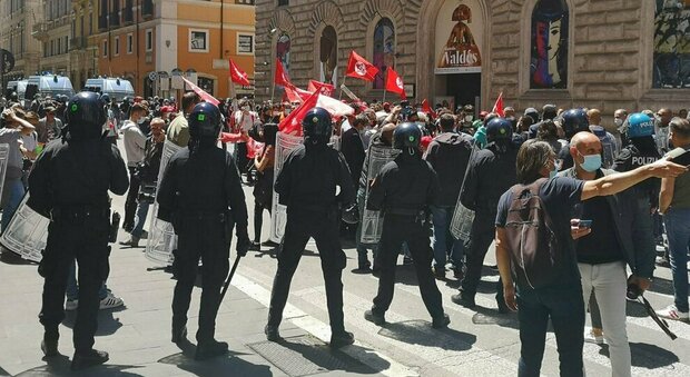 Roma, vietato il sit-in di Forza Nuova ma il Centro oggi a rischio caos