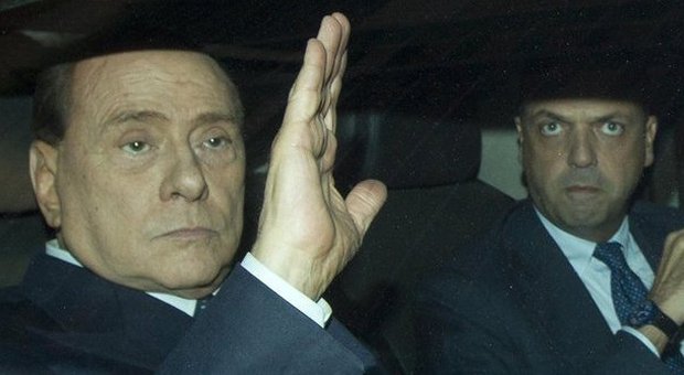 Pdl, Berlusconi rinnega il patto: nessuna garanzia al governo. Alfano vicino alla scissione