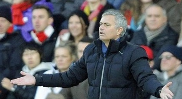 Premier, Chelsea campione d’inverno ma Mourinho attacca: «Abbiamo gli arbitri contro»