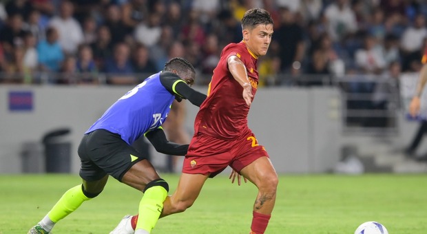 Dybala, buona la "prima" con la Roma: assist per Ibanez e un'ora di qualità contro il Tottenham