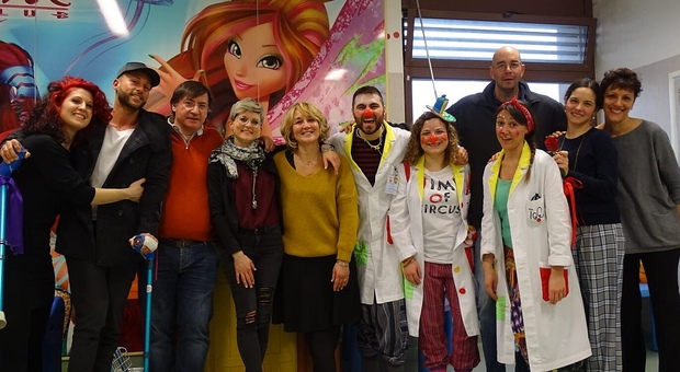 Ancona, guarire ridendo: dottori clown ancora in ospedale grazie a Talè e Cottini