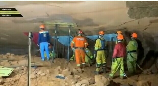 Brasile, 9 vigili del fuoco morti in una grotta durante un'esercitazione: i soccorsi fermati dalla pioggia