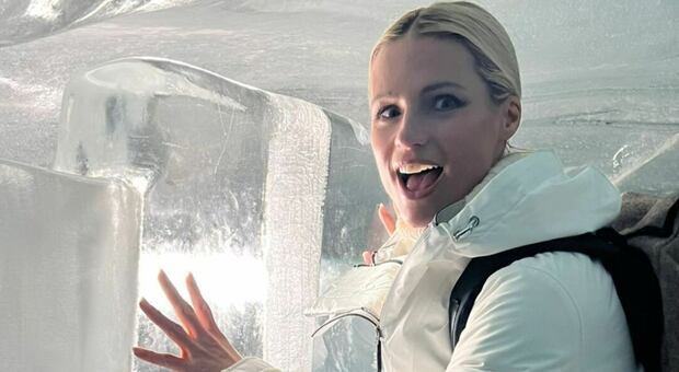 Michelle Hunziker dentro un ghiacciaio: «Che ansia, è stranissimo». Poi fa una rivelazione inaspettata