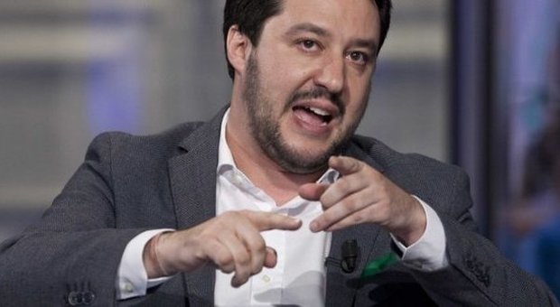 Attacchi a Parigi, Salvini scatenato su Facebook. "Buonisti complici, Renzi dorme" -GUARDA