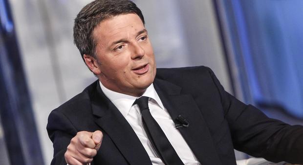 Renzi: "Abbiamo abbassato le tasse. Se vince il No restano 950 poltrone"