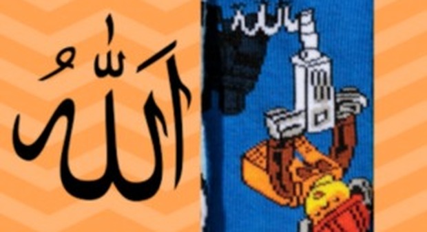 Svezia, H&M ritira dal mercato un modello di calzini per bambino con la scritta Allah