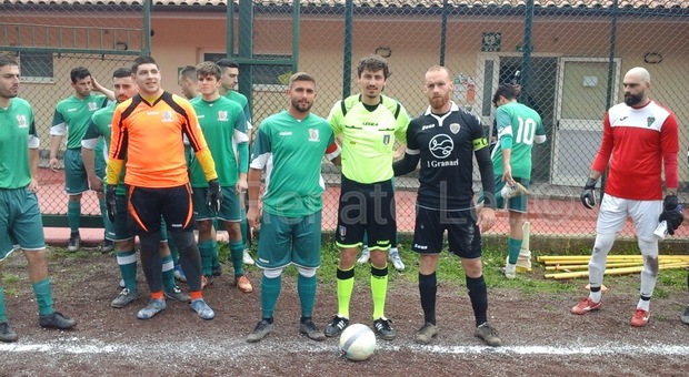 Casperia e Castelnuovese Calcio all'ingresso in campo