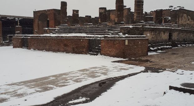 Emergenza neve nella città archeologica: Scavi di Pompei chiusi al pubblico