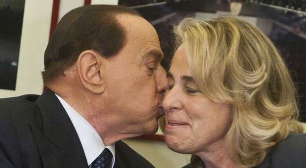 Berlusconi: «Pd e giudici accordo per assassinarmi, non andrò mai in esilio come Craxi»