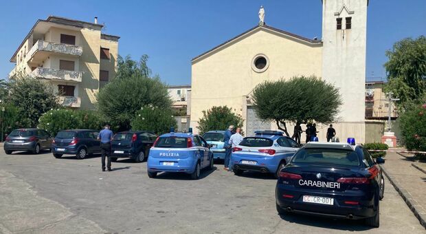 Omicidio a Torre Annunziata, arrestati i tre killer della camorra: uno è minorenne