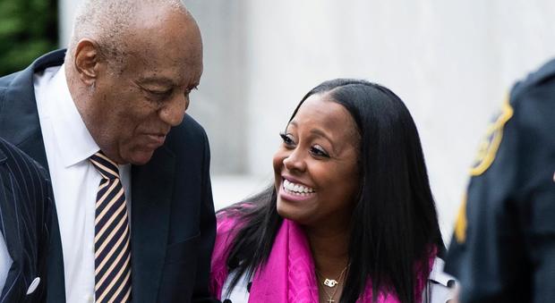 Primo giorno di processo per Bill Cosby: papà Robinson si presenta con la piccola Rudy