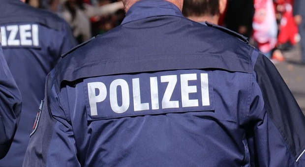 Germania, ragazzo 26enne uccide i genitori e altre 4 persone