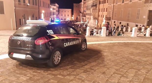 Controlli dei carabinieri in centro