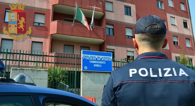 Milano, truffa dello specchietto a un anziano: così l'ispettore fuori servizio ha scoperto l'inganno