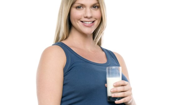 Bere latte in gravidanza rende i figli più alti: uno studio lo conferma
