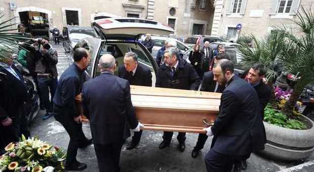 Il funerale di Fortunato a Sant'Agostino (Foto Barsoum - Toiati)