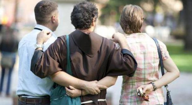 «Sesso in cambio di lavoro» nel centro di Salerno: sacerdote rischia il processo