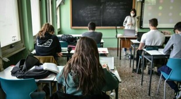 «Compiti a casa», a Napoli e Roma il progetto contro la dispersione scolastica