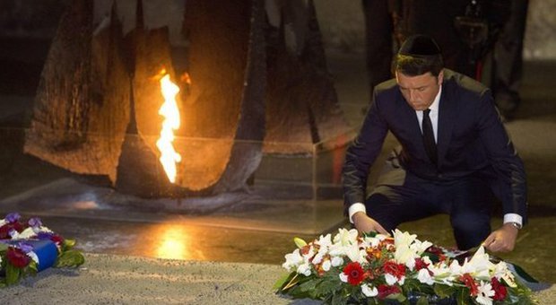 Renzi in Israele: «L'antisemitismo è una minaccia per la pace. Mai più»
