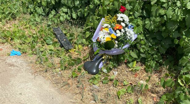 Auto travolge due bici a Gallipoli: morto un turista 21enne. Conducente con precedenti per guida in stato di ebbrezza