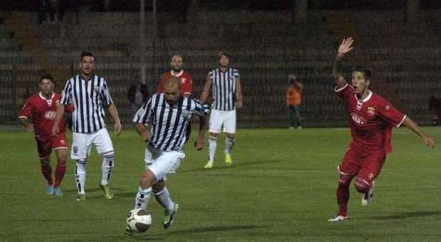 Festival del gol al Del Duca Ascoli-Ancona finisce 5-3