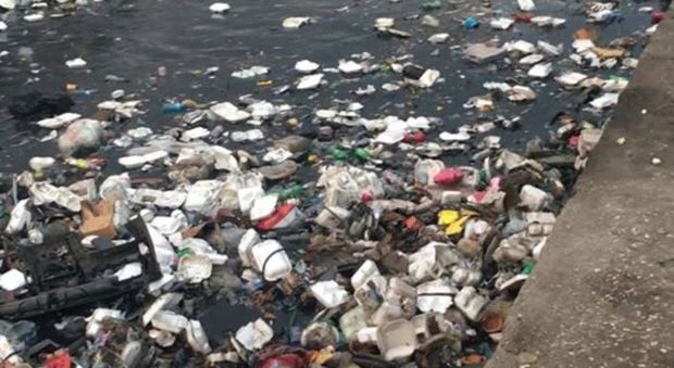 Emergenza inquinamento, fiumi e mari invasi da plastica e rifiuti