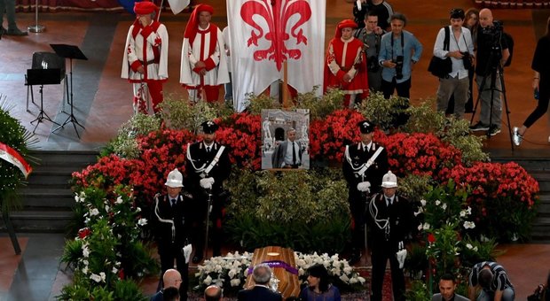 Franco Zeffirelli, i funerali in Duomo a Firenze
