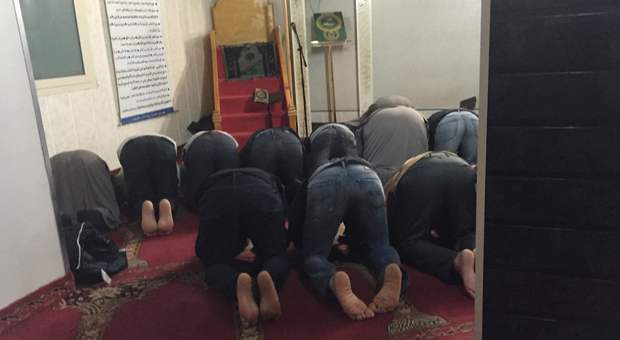 Stretta sulle moschee: «Stop fondi dall’estero e registro per gli imam»