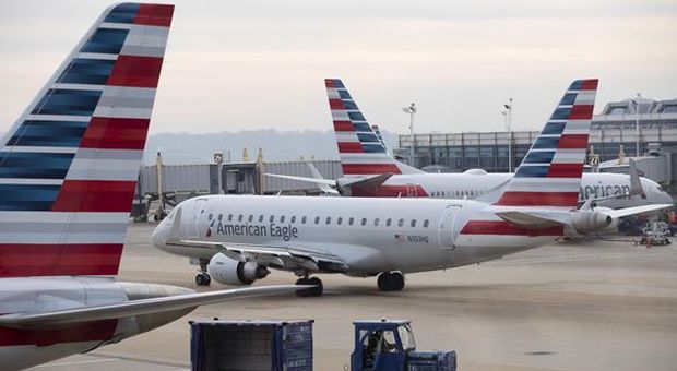 American Airlines annuncia tagli in scia a crisi