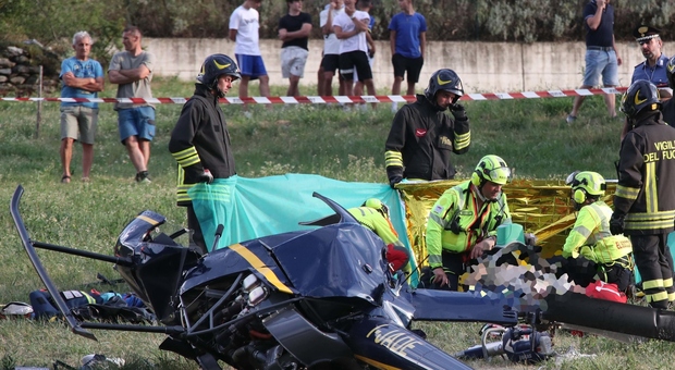 Elicottero si schianta in Valtellina: morto il pilota e ferito un 17enne FOTO