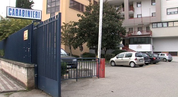 Carabiniere suicida davanti alla caserma: si è sparato con la sua pistola