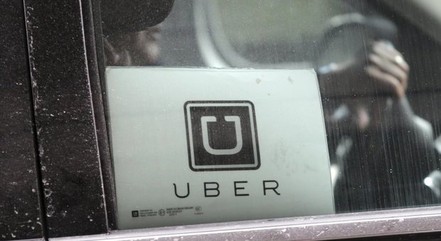 Uber, il tribunale di Roma respinge il ricorso dei tassisti: sbloccato il servizio Black in tutta Italia