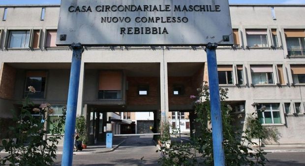 Roma, detenuti evasi da Rebibbia: 4 complici rischiano il processo