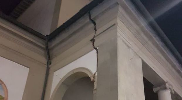Terremoto a Firenze di 4.5: edifici danneggiati al Mugello, molte scuole chiuse. Paura sino a Bologna
