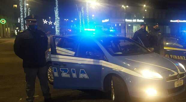 Pescara, botte tra rivali in amore: due feriti e otto denunce